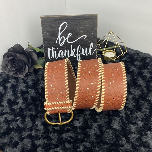 Brown Leather Floral Belt - Picture 3 of 12